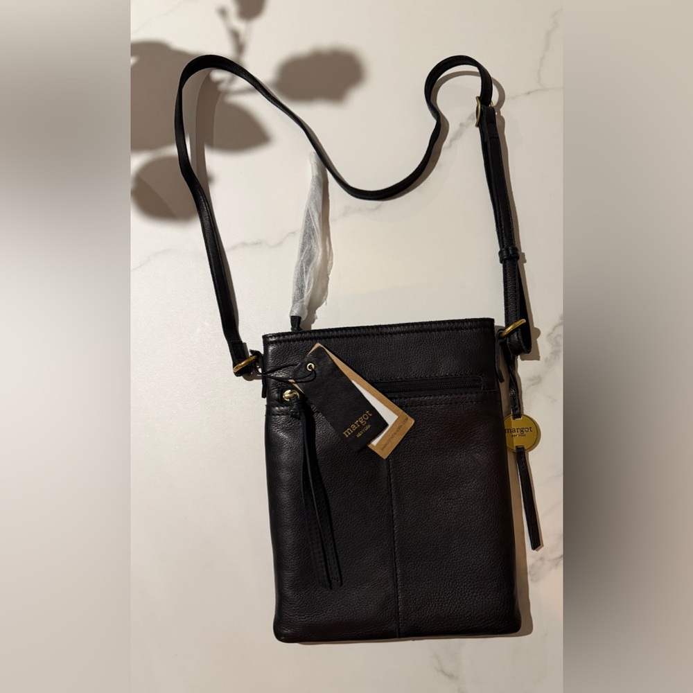 margot
NEW YORK Split Pocket Crossbody in Black